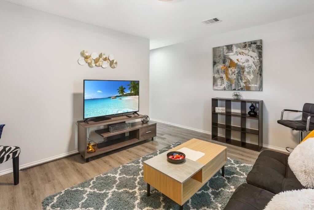 Cozy Two Bedroom Home Minutes From Downtown! 휴스턴 외부 사진