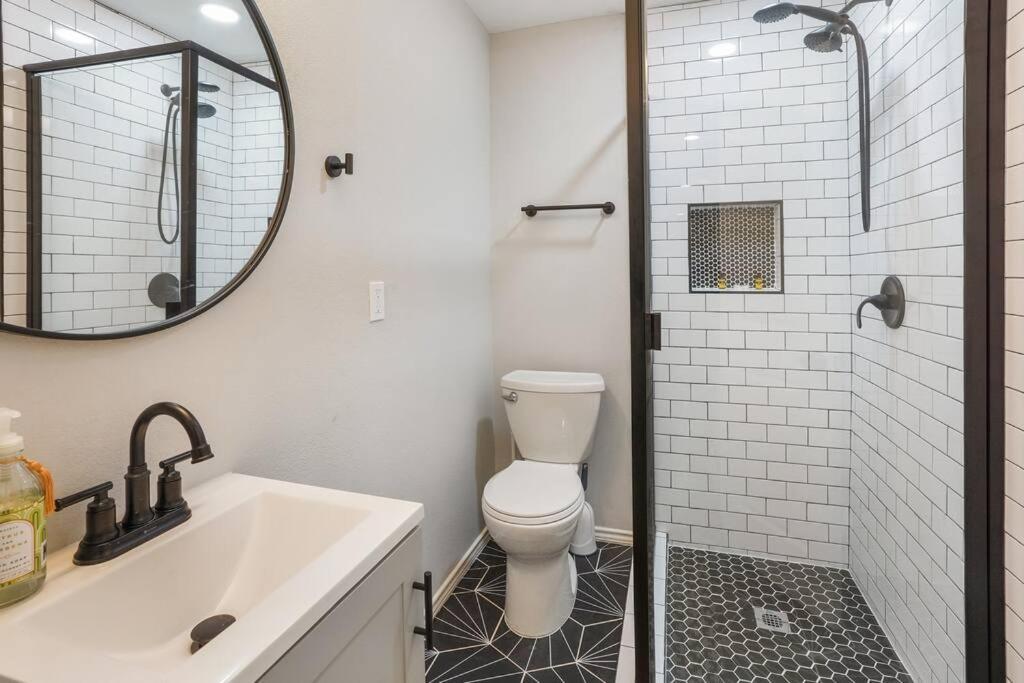 Cozy Two Bedroom Home Minutes From Downtown! 휴스턴 외부 사진